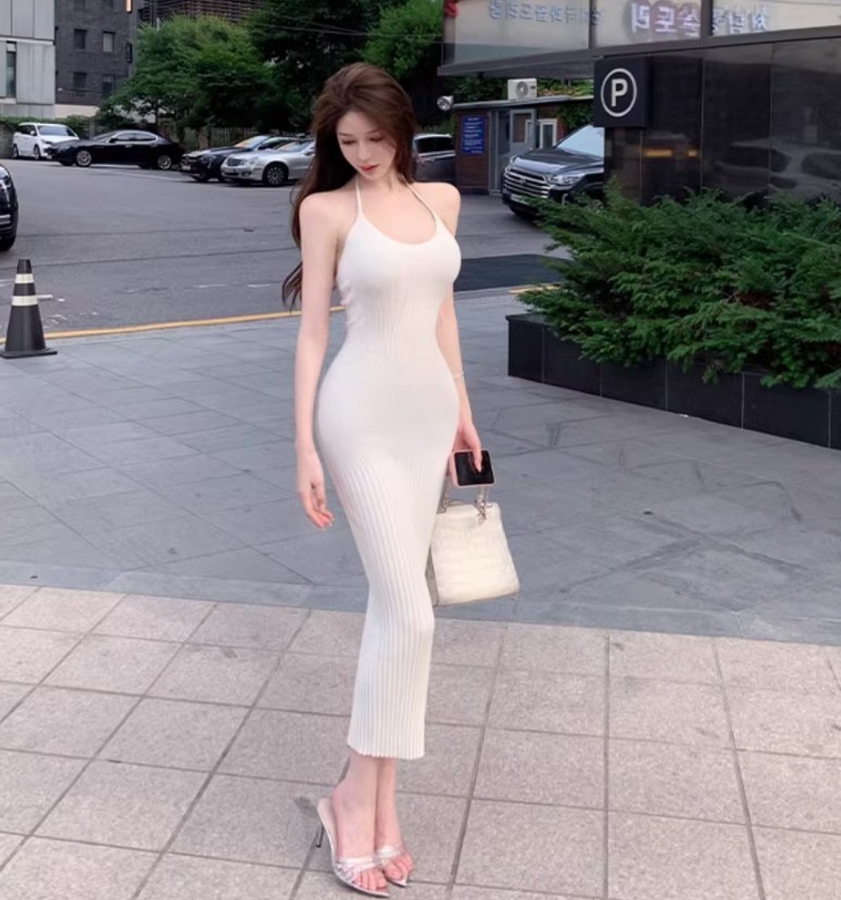 白嫩网红性感连衣裙私拍图片