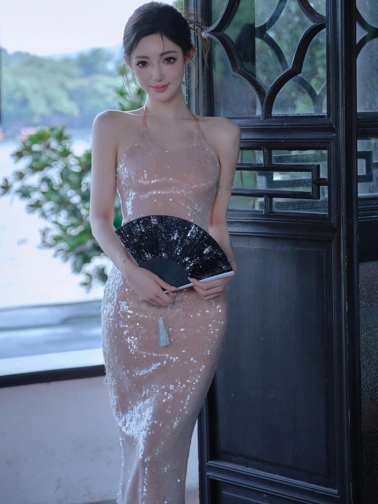 妩媚美女性感连衣裙照片全集