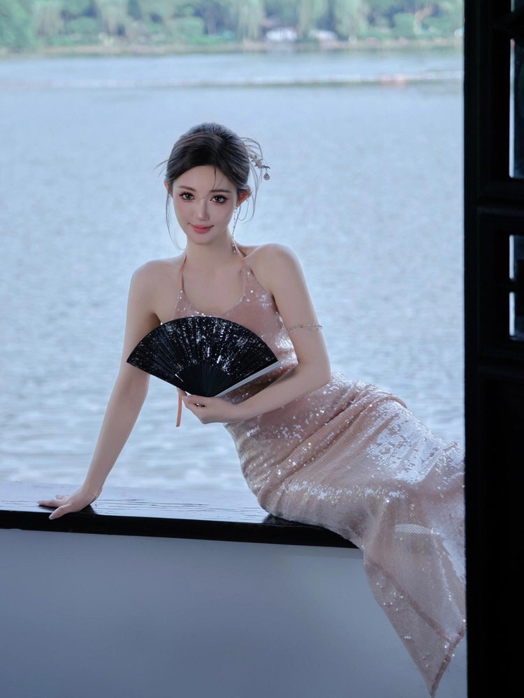 妩媚美女性感连衣裙照片全集