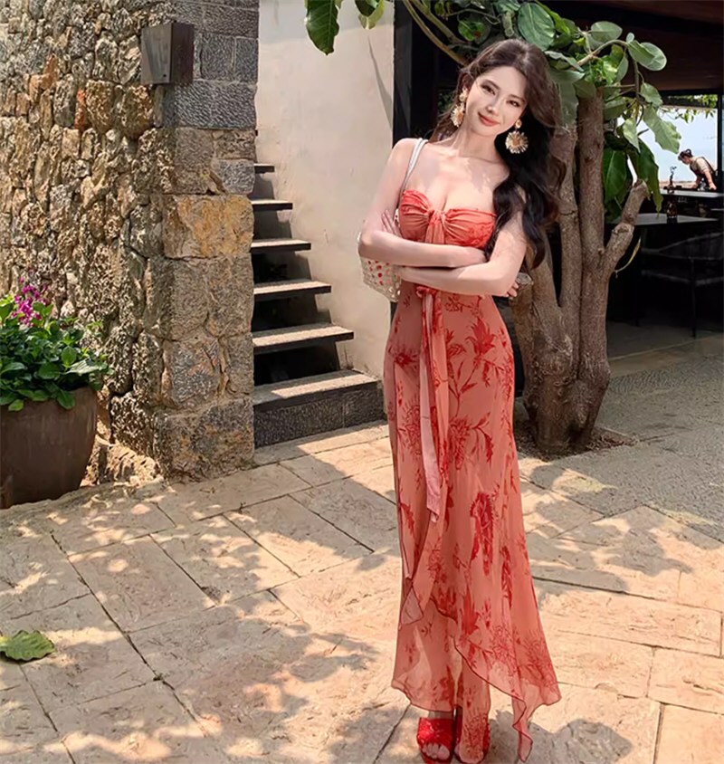 妖艳美女性感连衣裙图片