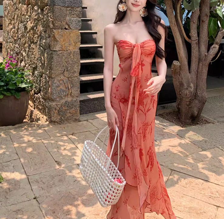 妖艳美女性感连衣裙图片