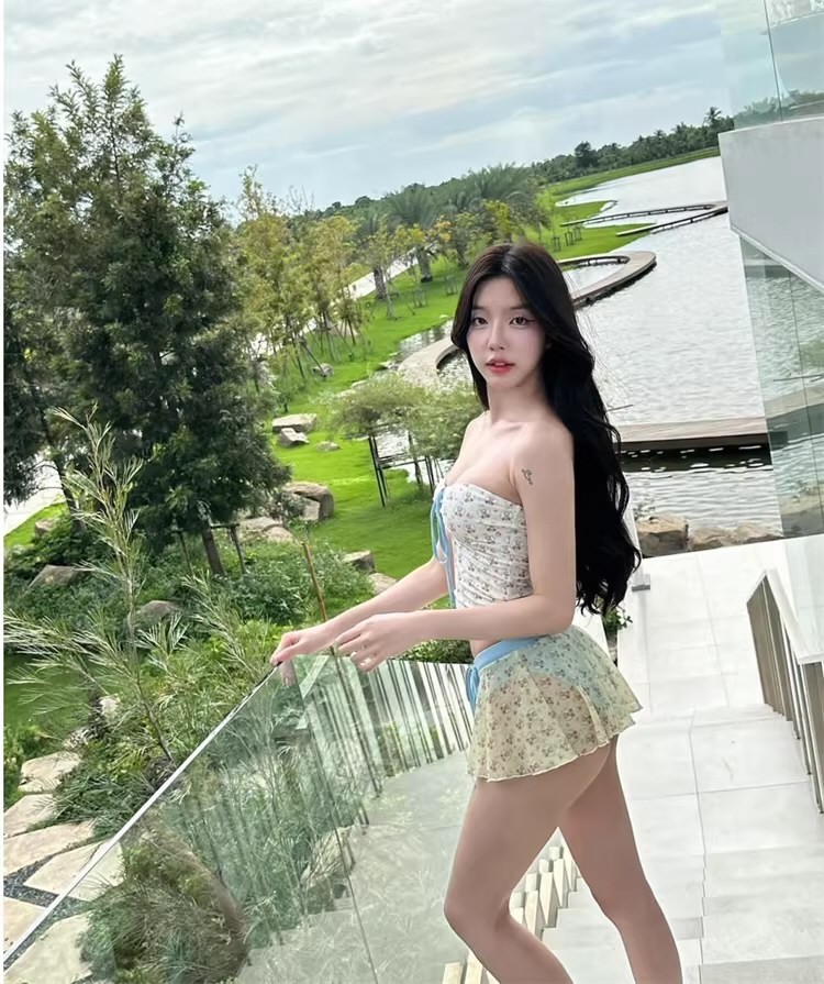 性感美人漂亮泳装图集