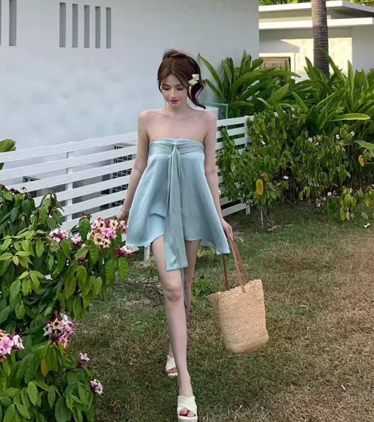 妖艳女神性感连衣裙相册