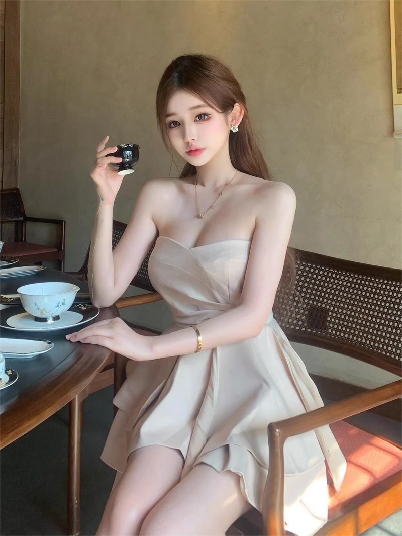 漂亮嫩模性感连衣裙套图