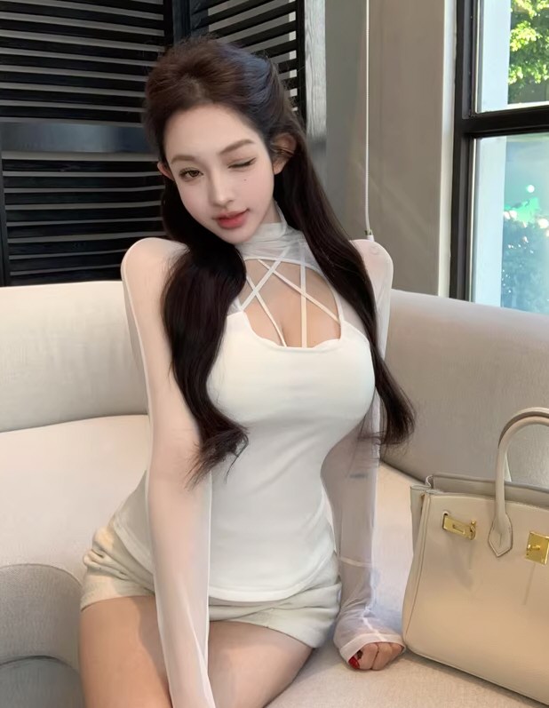 白嫩嫩模情趣内衣照全集