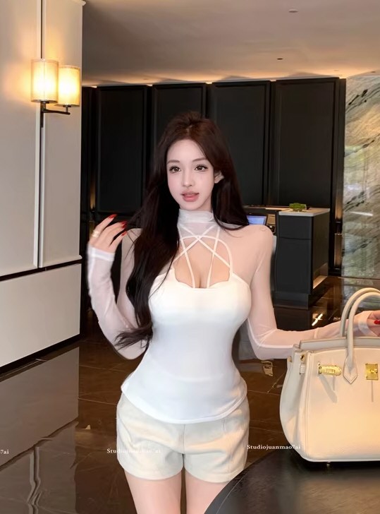 白嫩嫩模情趣内衣照全集