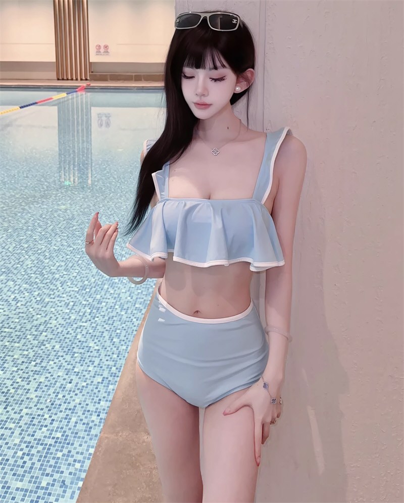 丰满嫩模性感连衣裙相册