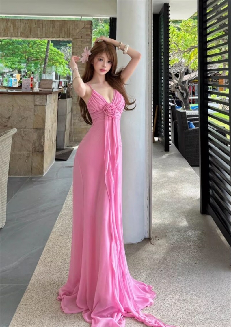 漂亮嫩模性感连衣裙照片图集