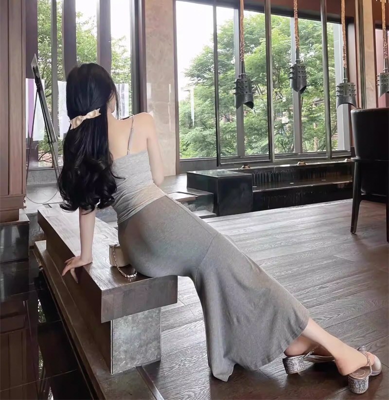 诱人嫩模性感连衣裙相册