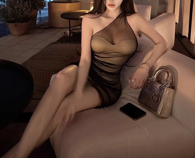 美貌女神性感连衣裙图集