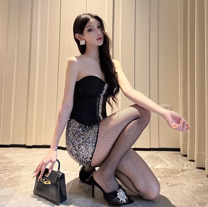 绝色御姐性感连衣裙照片私拍