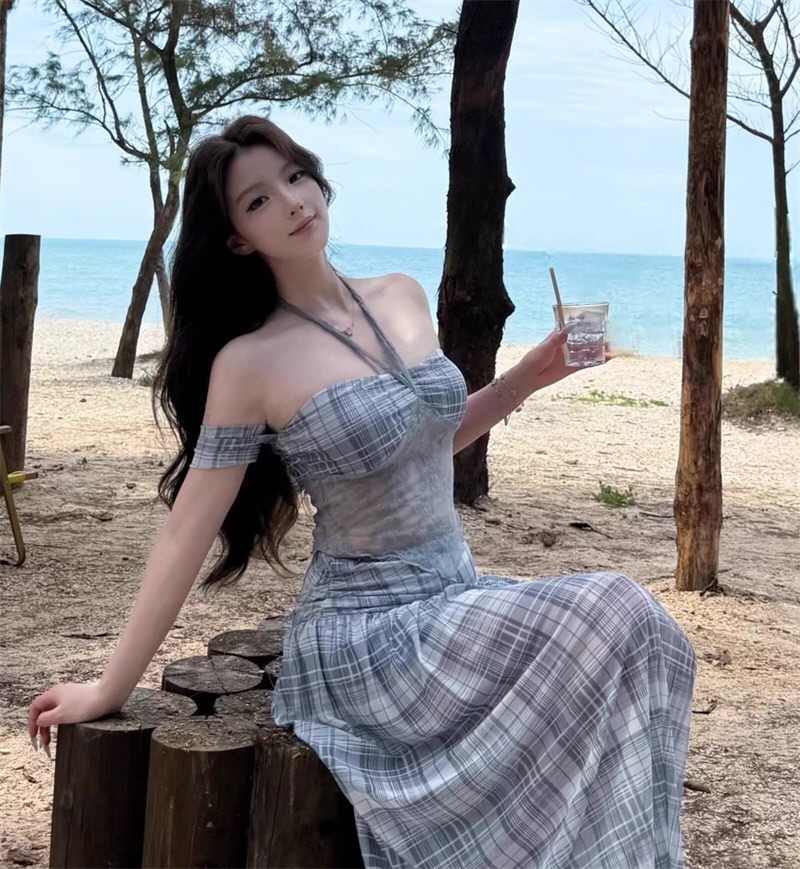 丰满美女性感连衣裙相册精选