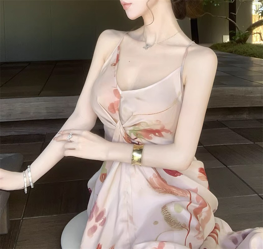 丰满嫩模性感连衣裙套图