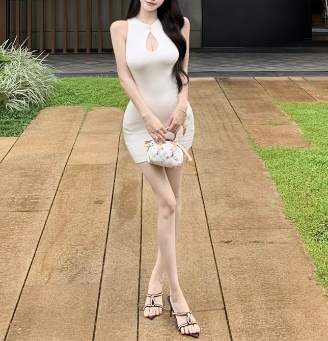 诱人御姐性感连衣裙写真