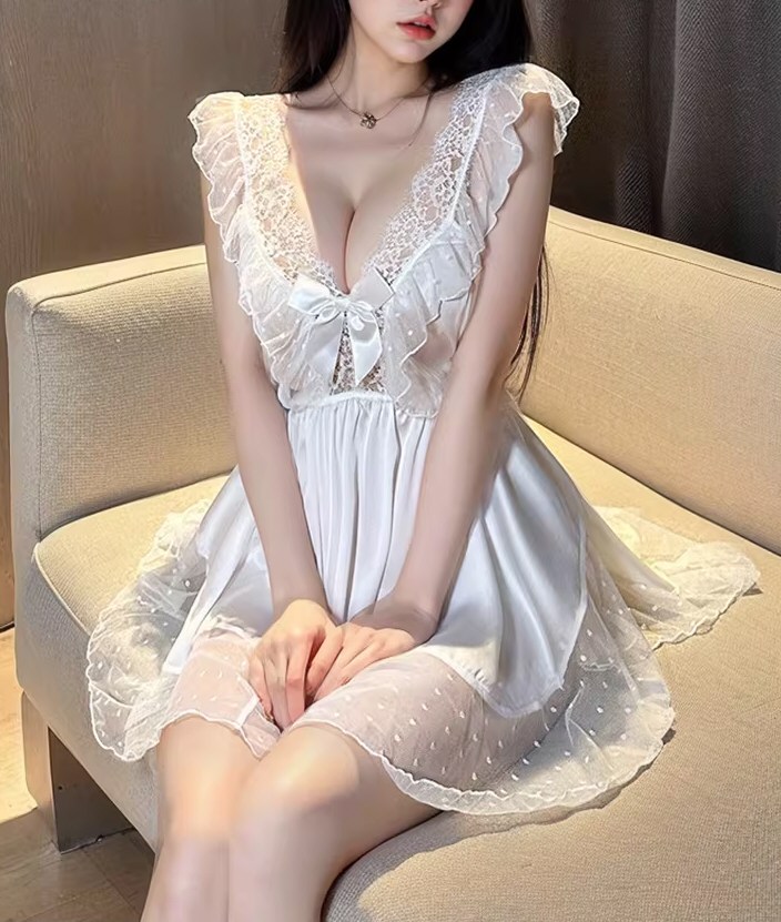 丰腴模特性感睡衣照片