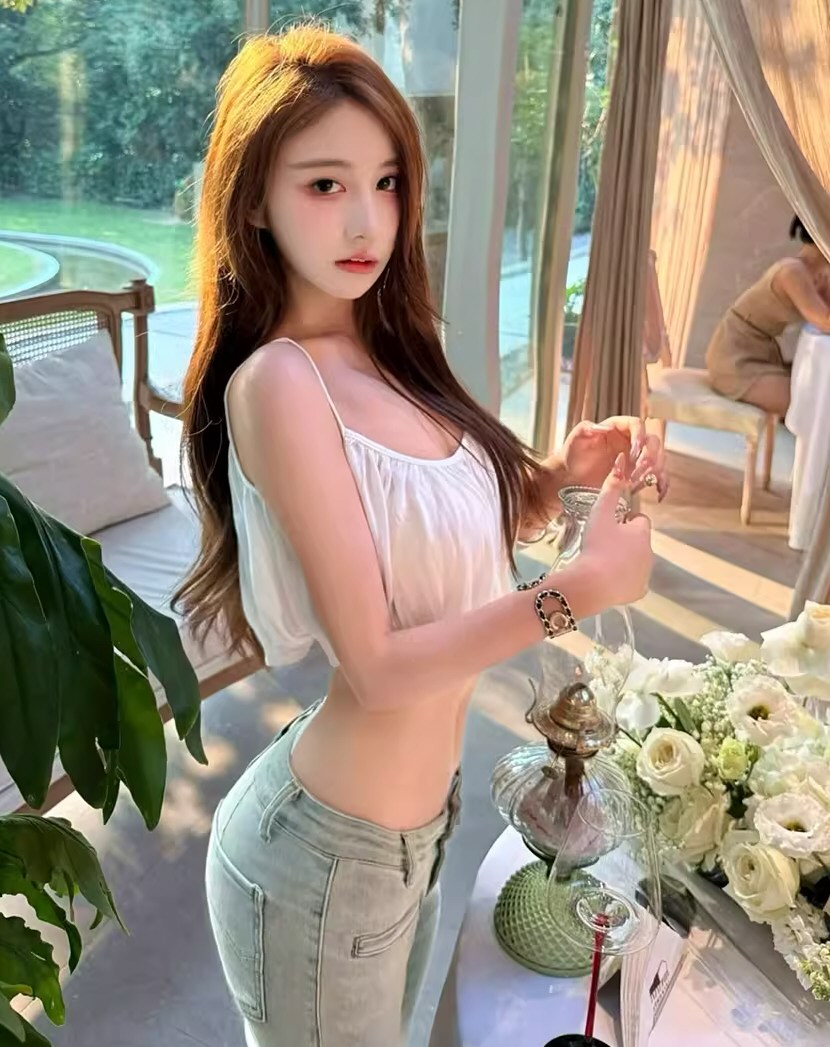 极品模特性感连衣裙照片