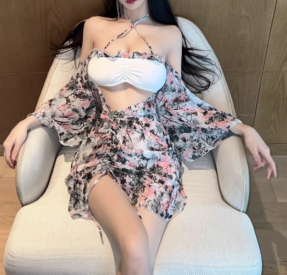 美丽嫩模性感连衣裙照片精选