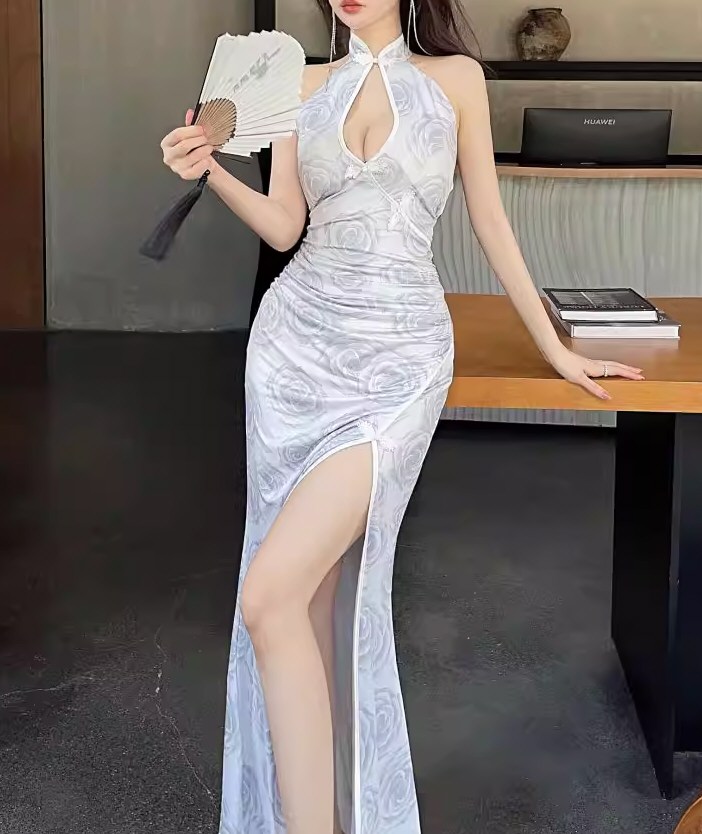 丰满美女性感连衣裙照片福利