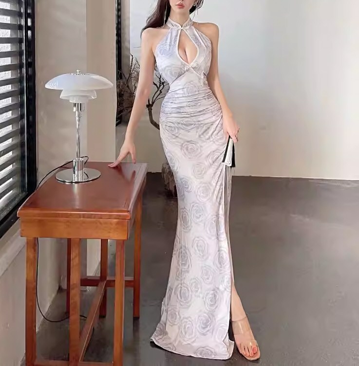 丰满美女性感连衣裙照片福利