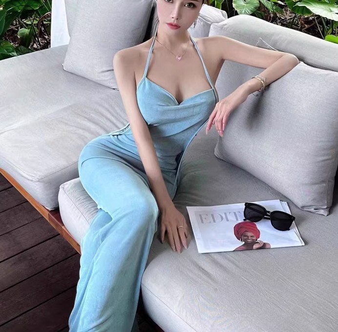 妩媚尤物性感连衣裙照片