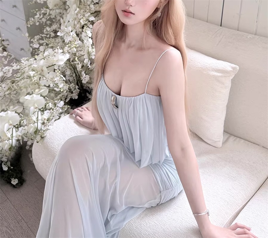 极品网红性感连衣裙套图专辑