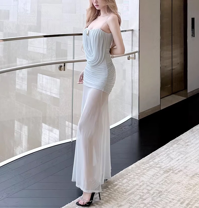 极品网红性感连衣裙套图专辑