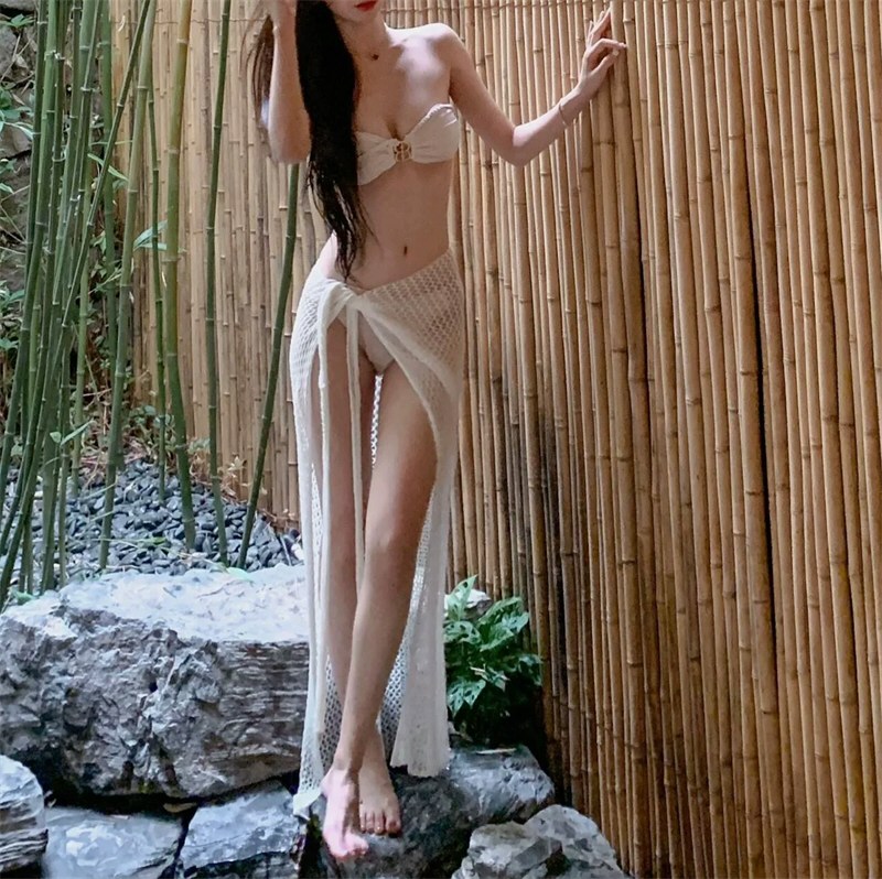 丰满嫩模性感泳装照全集