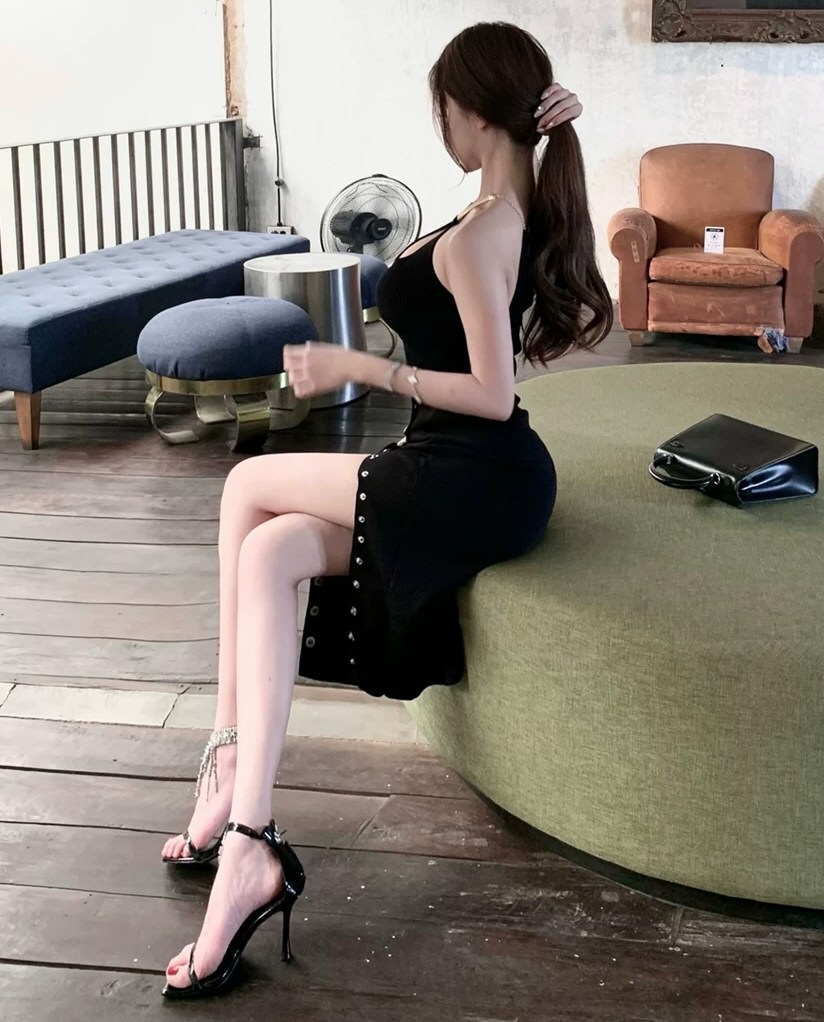 妩媚嫩模性感连衣裙图片合集