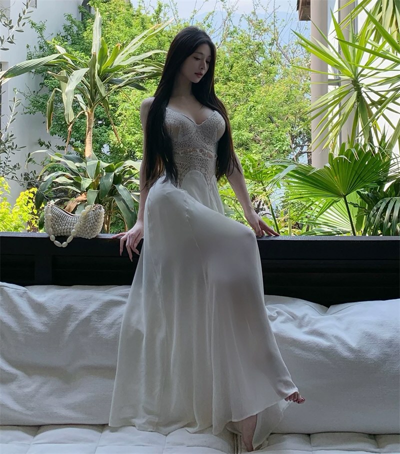 妩媚模特性感连衣裙图集