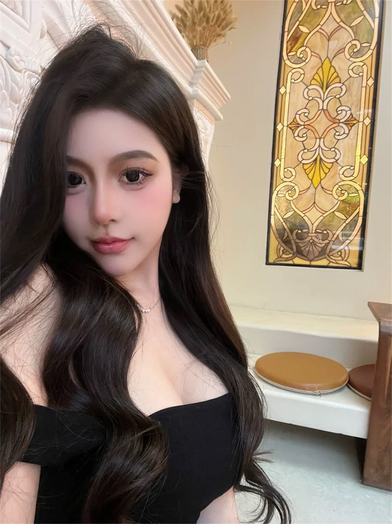 美丽御姐性感连衣裙图片套图