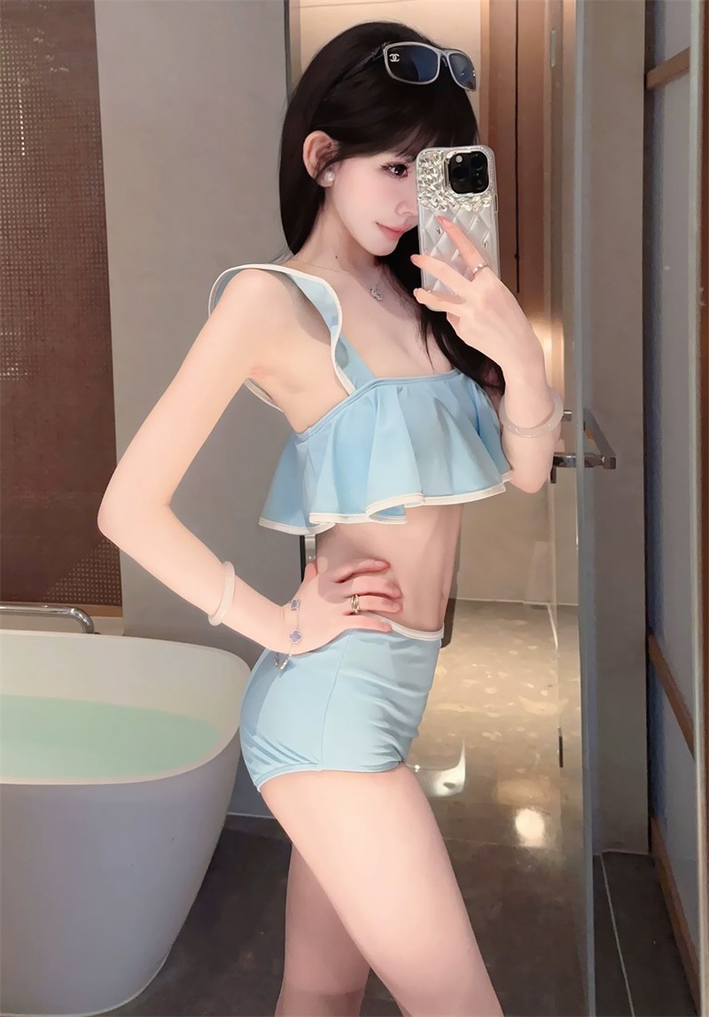 白嫩美女性感泳装套图