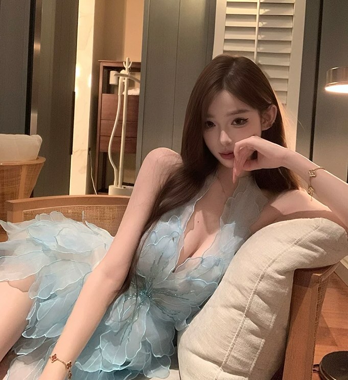 极品软妹性感连衣裙精选照片