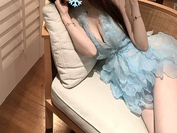 极品软妹性感连衣裙精选照片