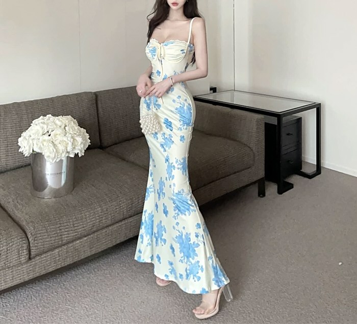 妩媚美人性感连衣裙照片