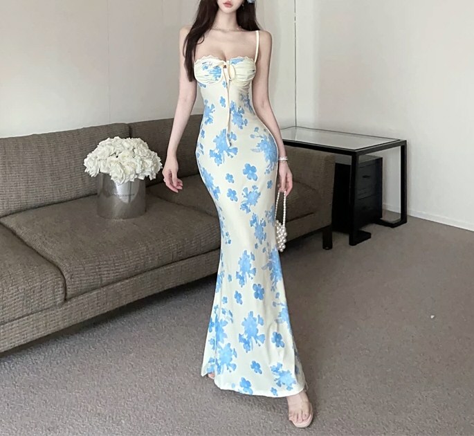 妩媚美人性感连衣裙照片