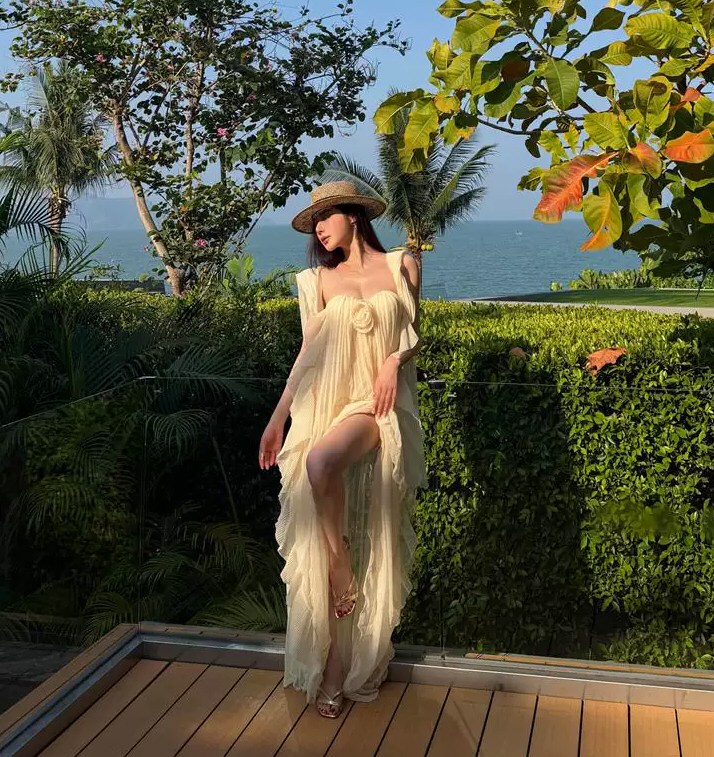 诱人美人性感连衣裙照片精选