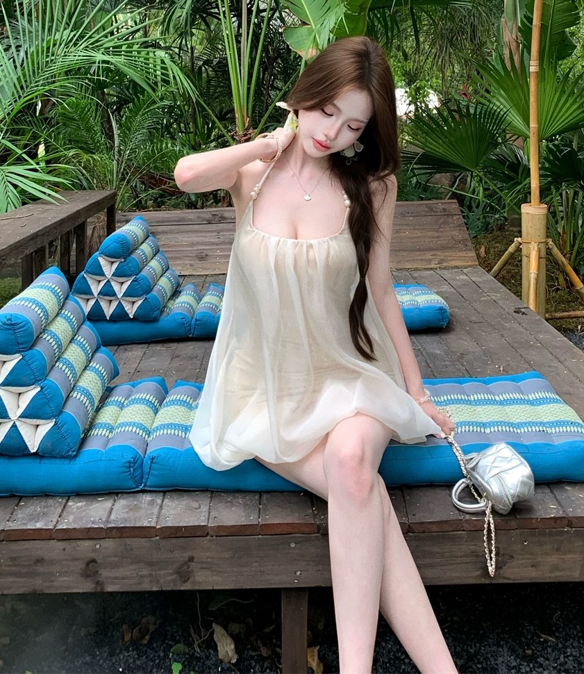 白嫩淘女郎性感连衣裙原图