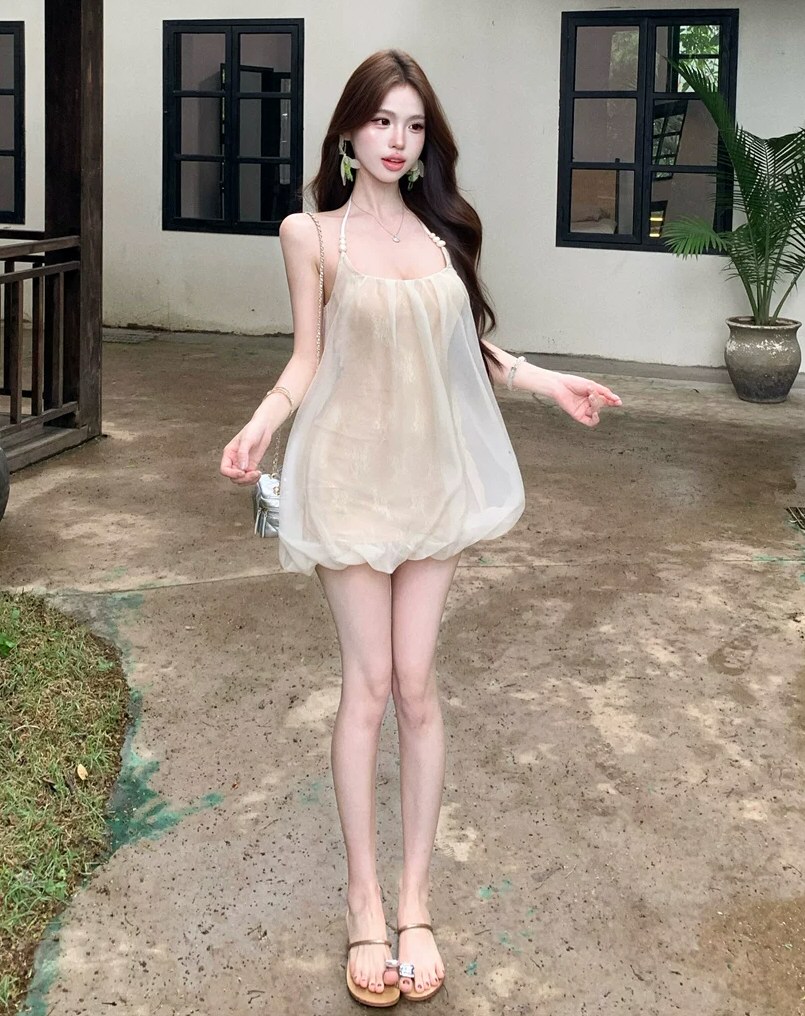 白嫩淘女郎性感连衣裙原图