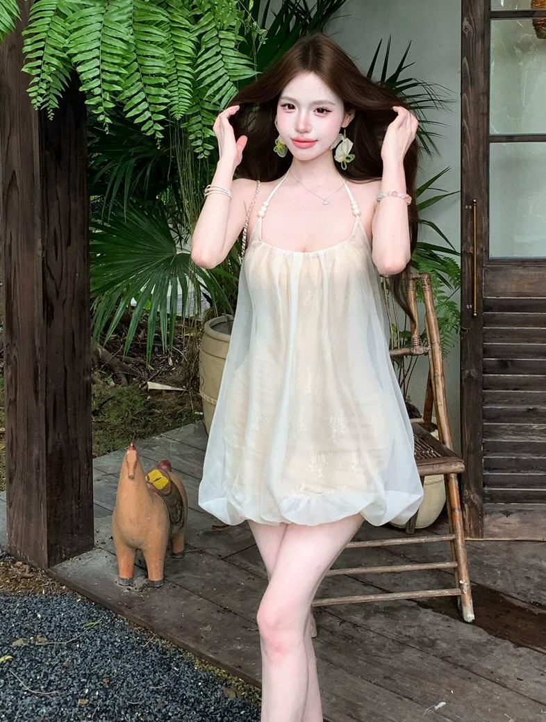 白嫩淘女郎性感连衣裙原图