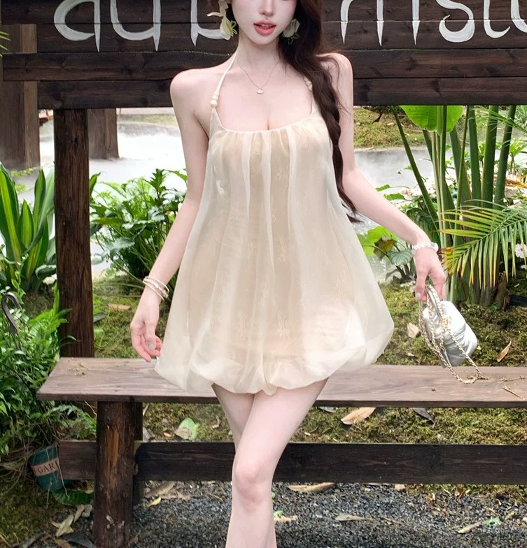 白嫩淘女郎性感连衣裙原图