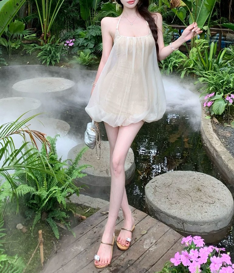 白嫩淘女郎性感连衣裙原图