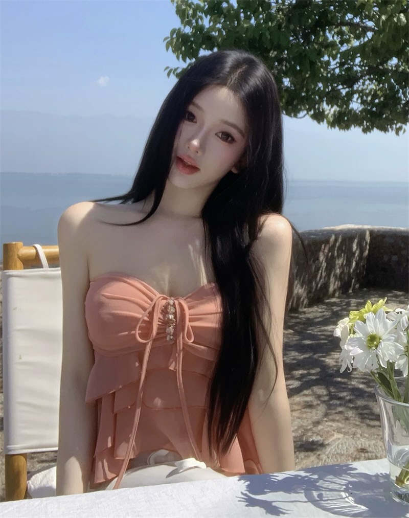 丰满尤物性感连衣裙写真
