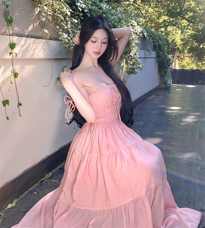 丰腴美女性感连衣裙图片全集