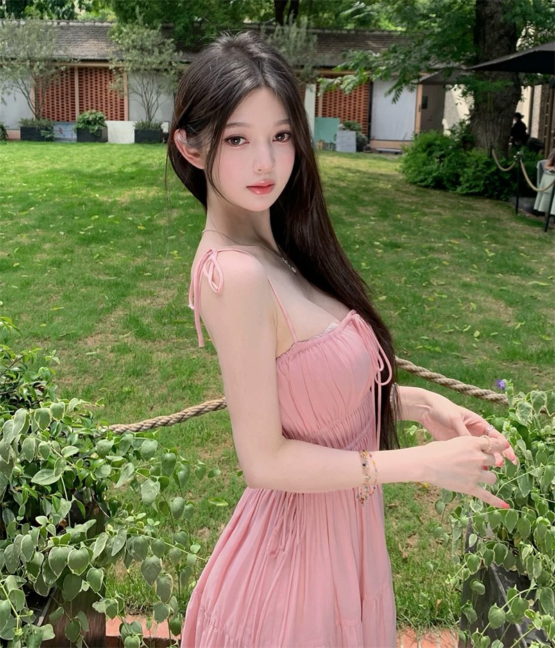 丰腴美女性感连衣裙图片全集
