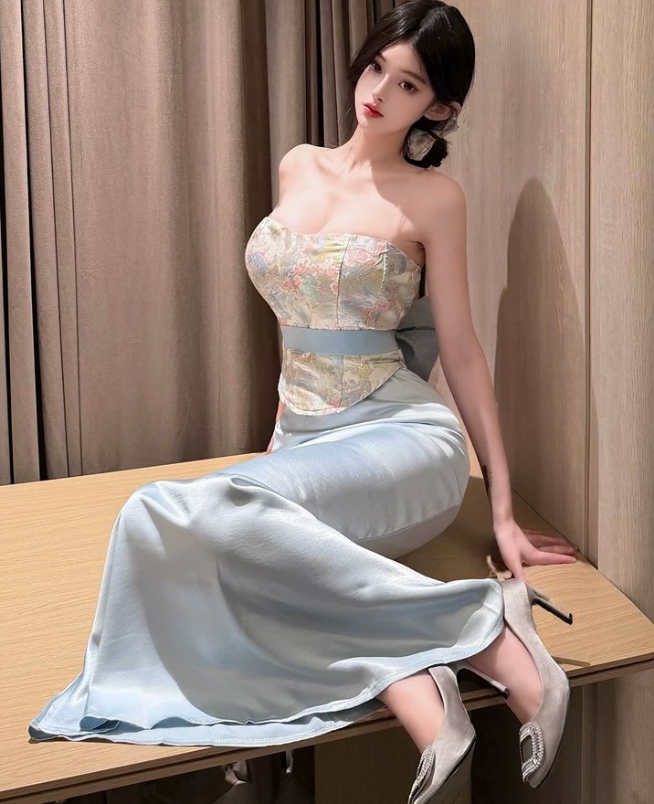 靓丽嫩模性感连衣裙套图