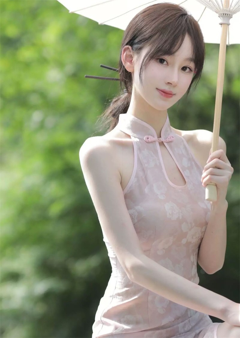 美貌嫩模性感连衣裙私拍