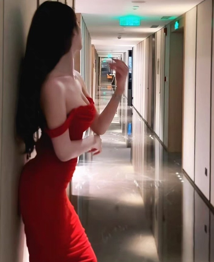 美丽软妹性感连衣裙图集