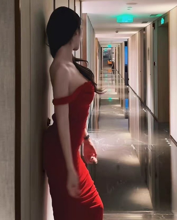 美丽软妹性感连衣裙图集
