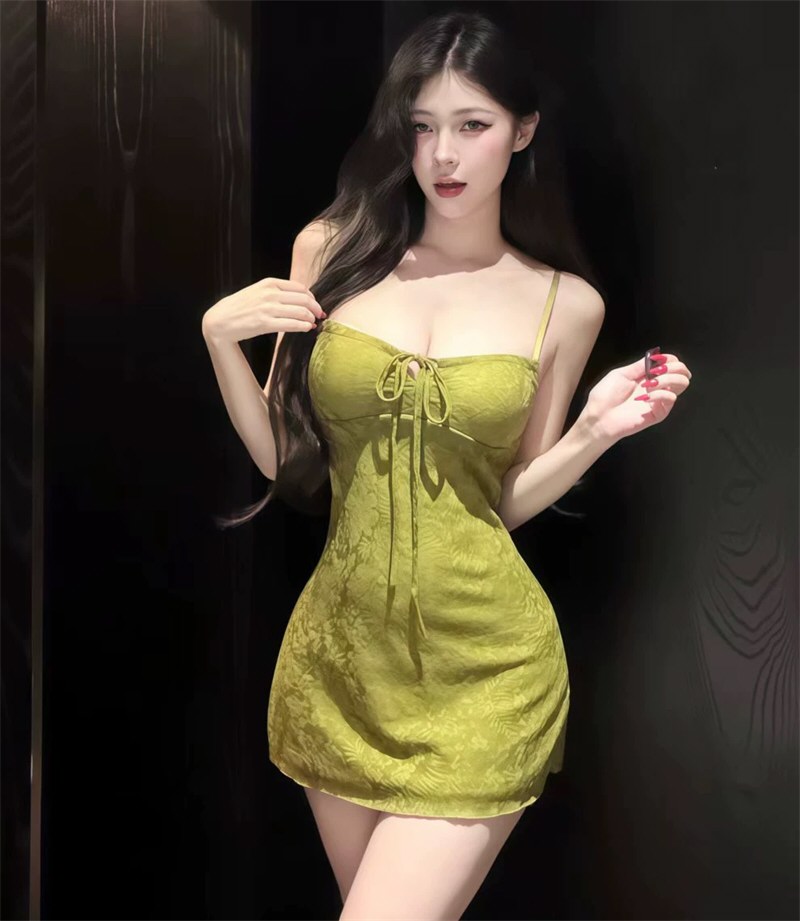 妩媚淘女郎性感连衣裙照片