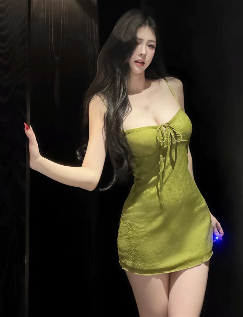 妩媚淘女郎性感连衣裙照片